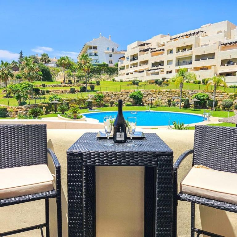 Garden apartment in Arenal de Golf- Benalmadena - Two-Bedroom Apartment with Garden View - 1