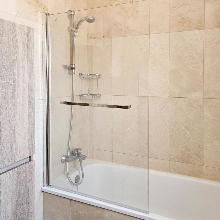 Garden apartment in Arenal de Golf- Benalmadena - Two-Bedroom Apartment with Garden View - 23
