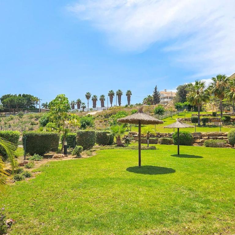 Garden apartment in Arenal de Golf- Benalmadena - Two-Bedroom Apartment with Garden View - 38