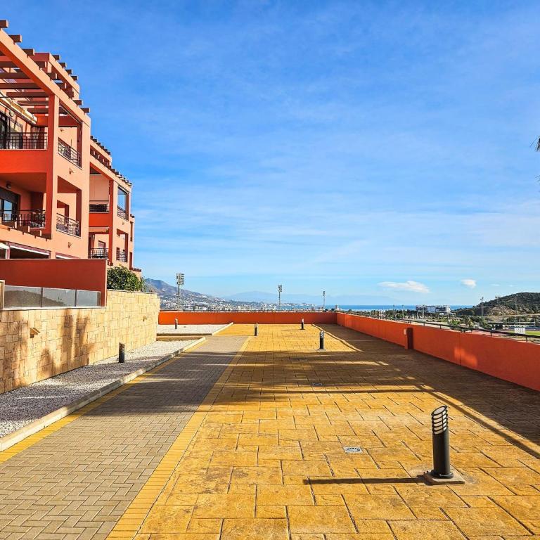 Quiet location between La Cala and Fuengirola - Apartamento de 2 dormitorios - 28