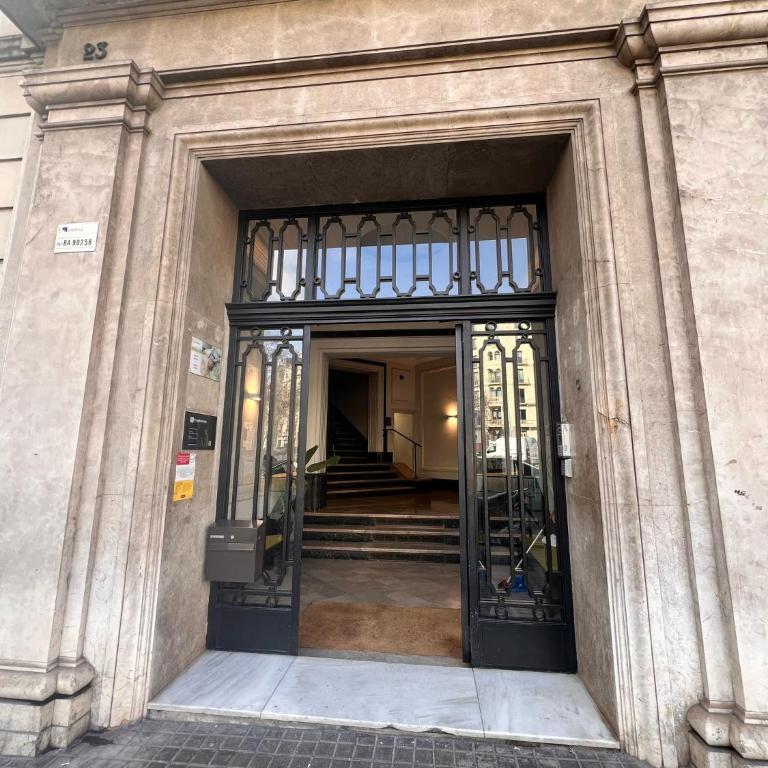 Fisa Rentals Gran Via Apartments - Premier Two-Bedroom Apartment - 6