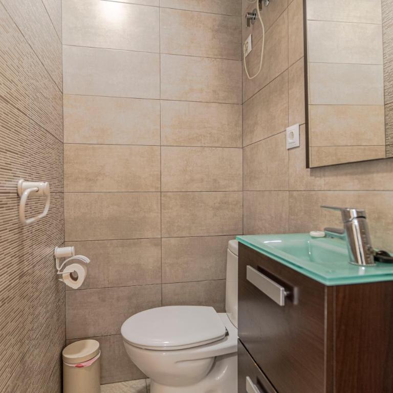 Albalh Apartamentos - La Casita de la Plaza en Albaicín Granada con Terraza Privada y Vistas Espectaculares - Two-Bedroom House - 11