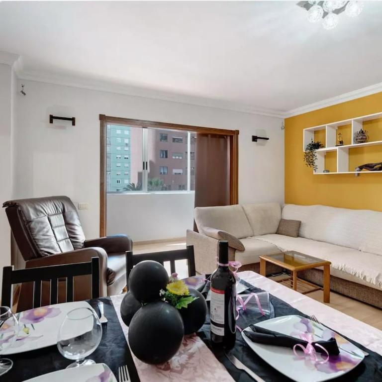 Estancia Frente al Estadio y Ramblas - Apartamento de 2 dormitorios - 1