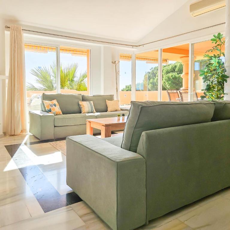 3 bedroom penthouse apartment in Calahonda - Apartamento Ático - 3