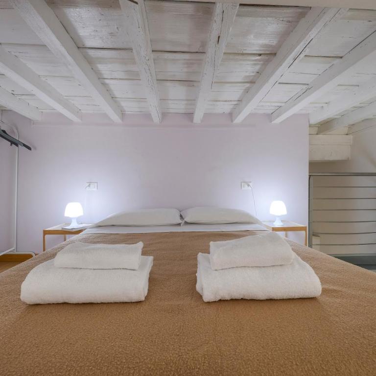 Signoria Square Apartment - Two-Bedroom Apartment - 6