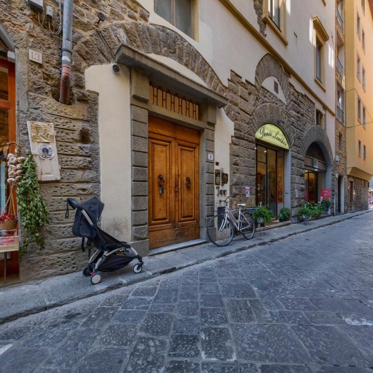 Signoria Square Apartment - Two-Bedroom Apartment - 31