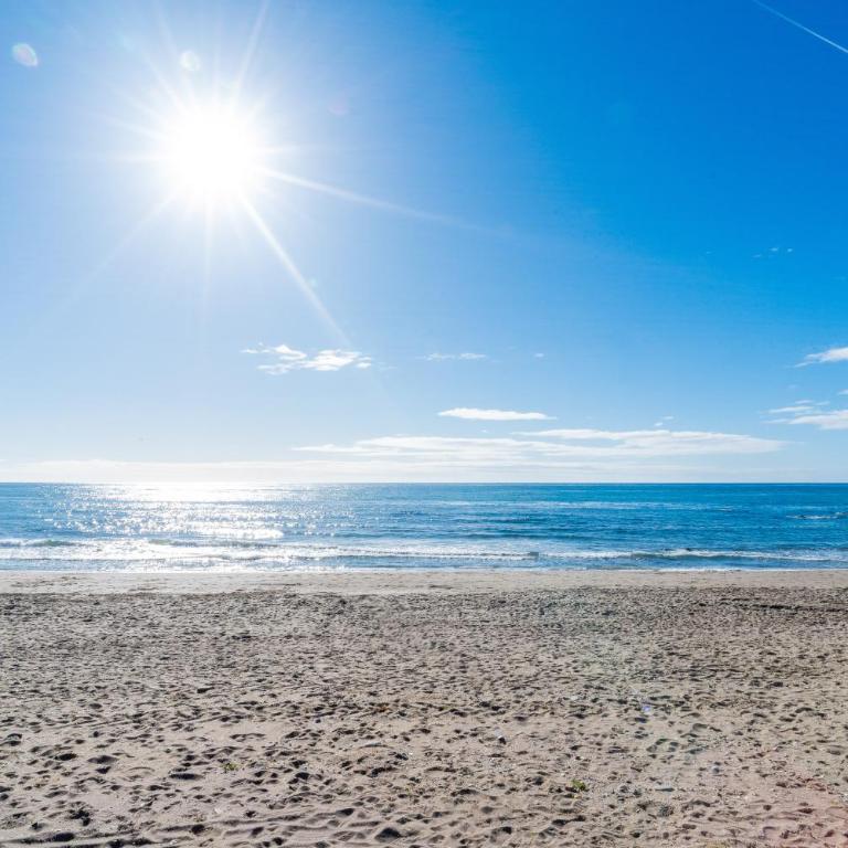 Beachfront Apartment with Pool, Padel & Private Parking - Apartamento de 2 dormitorios - 12