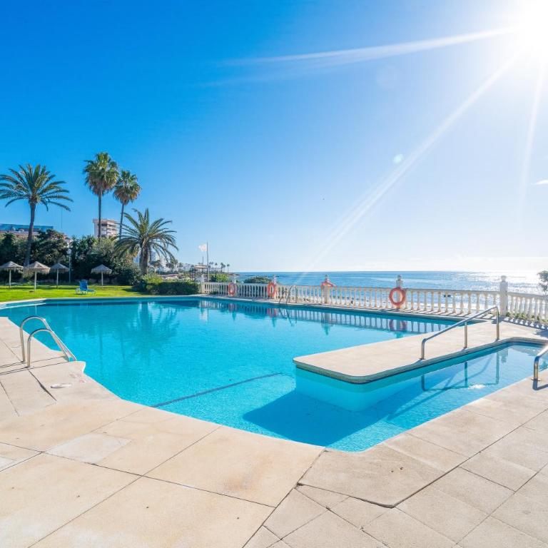 Beachfront Apartment with Pool, Padel & Private Parking - Apartamento de 2 dormitorios - 8