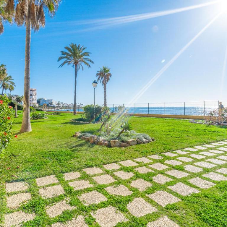 Beachfront Apartment with Pool, Padel & Private Parking - Apartamento de 2 dormitorios - 7