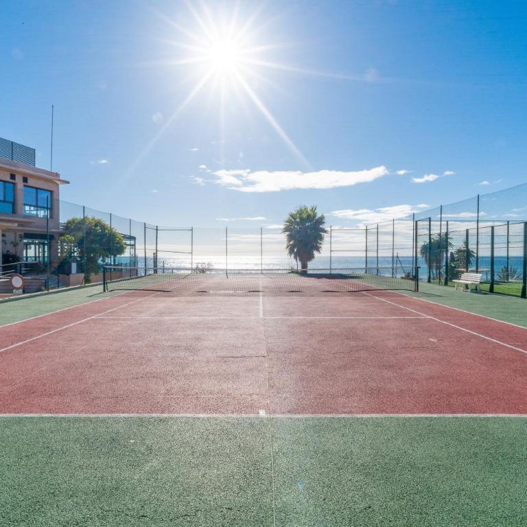 Beachfront Apartment with Pool, Padel & Private Parking - Apartamento de 2 dormitorios - 52