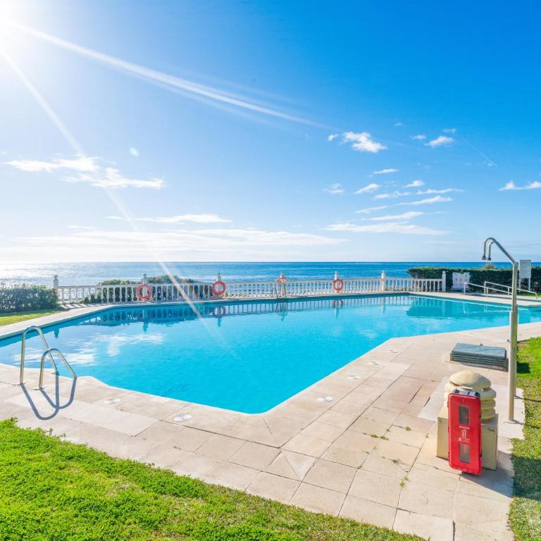 Beachfront Apartment with Pool, Padel & Private Parking - Apartamento de 2 dormitorios - 55
