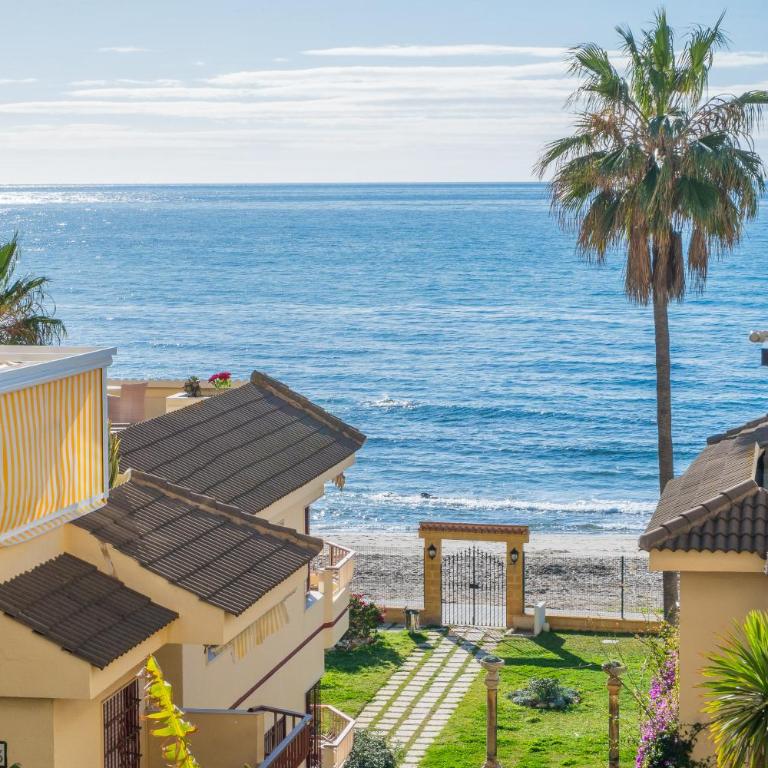 Beachfront Apartment with Pool, Padel & Private Parking - Apartamento de 2 dormitorios - 2