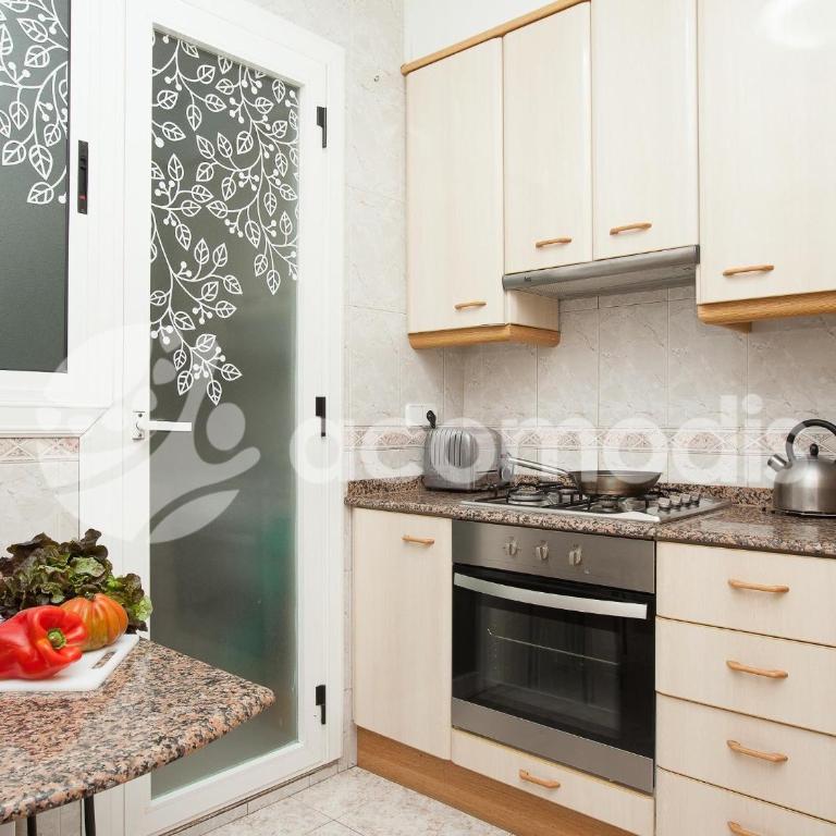 Ideal Location in L'Eixample! - Walk to Sagrada Familia and Barcelona Old Town! - Apartment - 19