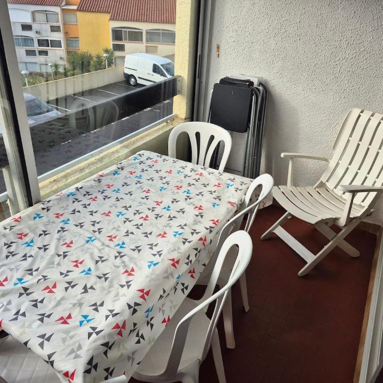 La Désirade J, Studio rénové avec parking, centre port - Appartement 1 Chambre - 10