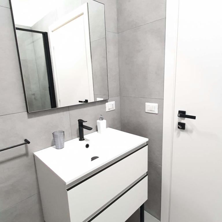 Akita Suite - Camera Matrimoniale con Bagno Privato - 9