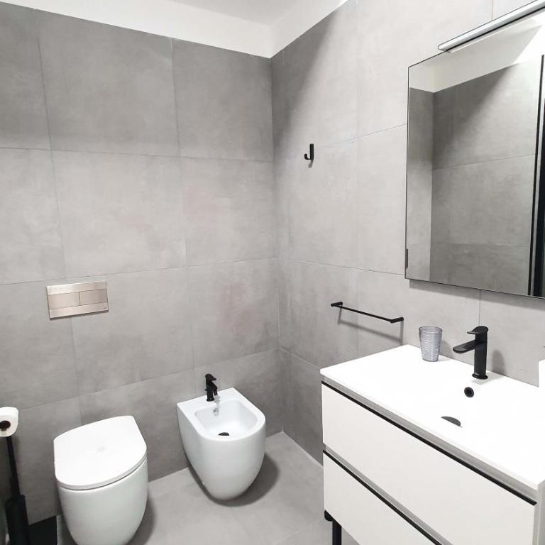 Akita Suite - Camera Matrimoniale con Bagno Privato - 12