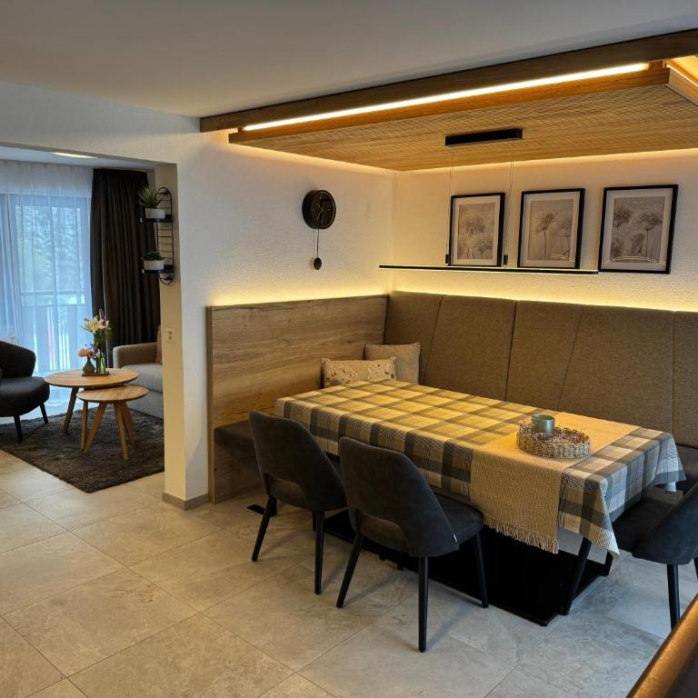 Hotel und Appartments Eden - Apartment mit 2 Schlafzimmern mit Balkon und Terrasse - 8