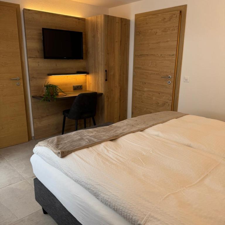 Hotel und Appartments Eden - Apartment mit 2 Schlafzimmern mit Balkon und Terrasse - 10