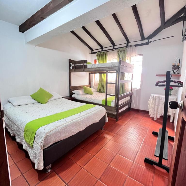 Hospedería Villa Lucía - Habitación Familiar - 9