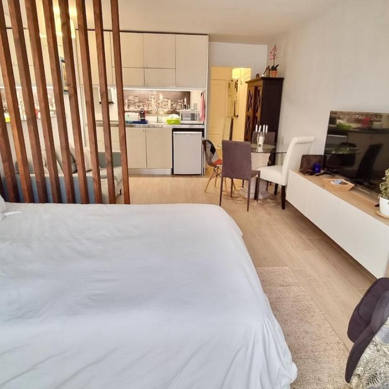 Cozy Suite next to Plaza del Ayuntamiento - One-Bedroom Apartment - 8