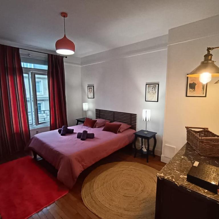Le Clocher - Two-Bedroom Apartment - 10