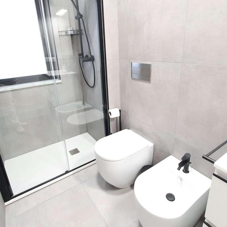 Akita Suite - Camera Matrimoniale con Bagno Privato - 1