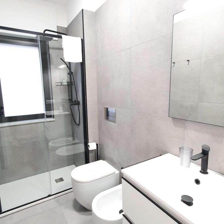Akita Suite - Camera Matrimoniale con Bagno Privato - 4