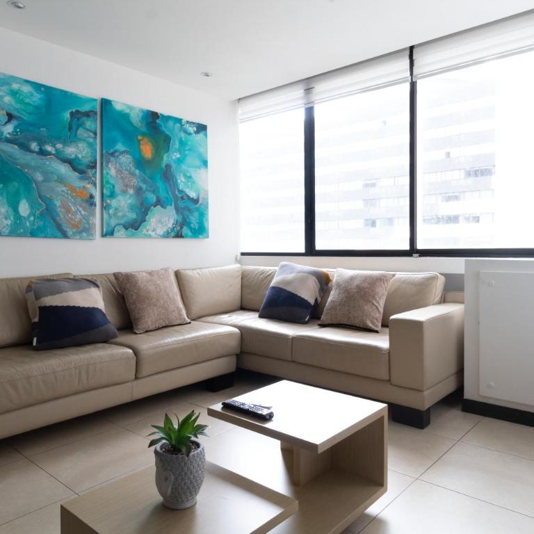 Amplio Departamento con Vista a la ciudad - Two-Bedroom Apartment with Pool View - 17