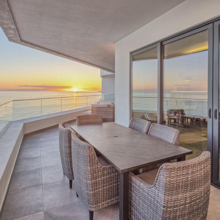 LUXURY NEW OCEANFRONT CONDO 5BR Sleeps 12 - Apartamento - 1