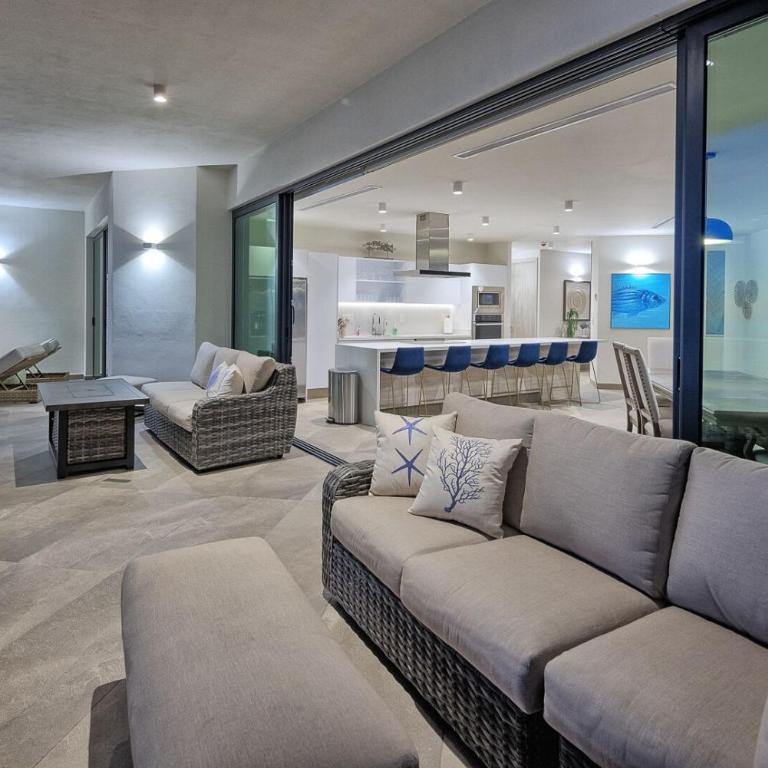 LUXURY NEW OCEANFRONT CONDO 5BR Sleeps 12 - Apartamento - 5