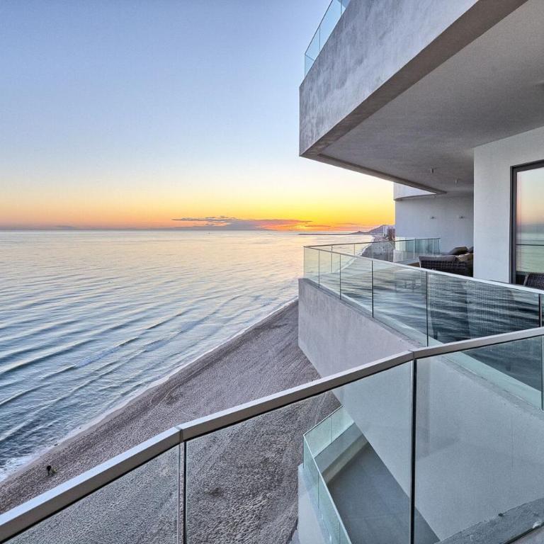 LUXURY NEW OCEANFRONT CONDO 5BR Sleeps 12 - Apartamento - 44