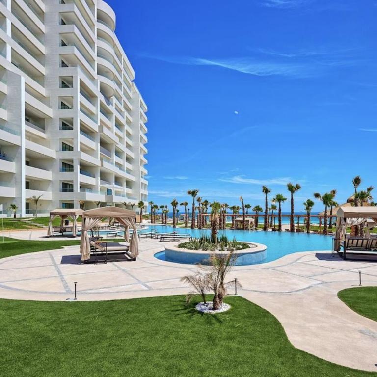 LUXURY NEW OCEANFRONT CONDO 5BR Sleeps 12 - Apartamento - 55