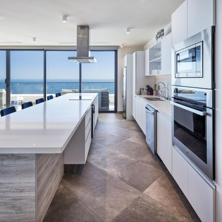 LUXURY NEW OCEANFRONT CONDO 5BR Sleeps 12 - Apartamento - 60