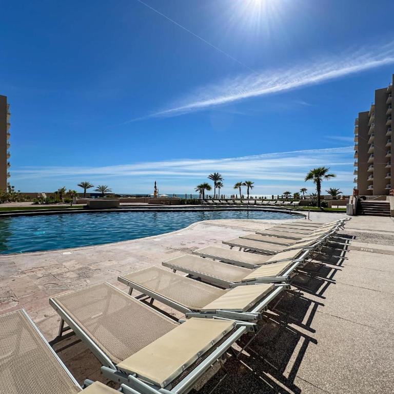 LUXURY NEW OCEANFRONT CONDO 5BR Sleeps 12 - Apartamento - 77