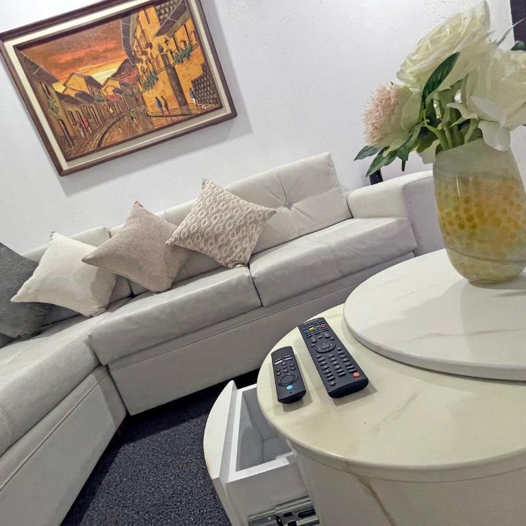 Departamento con balcón en Mindo - Two-Bedroom Apartment - 15