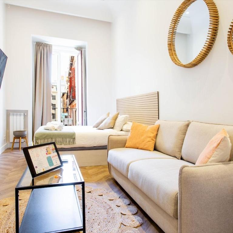1- Premium Apartment in Puerta del Sol - One-Bedroom Apartment with City View - 1