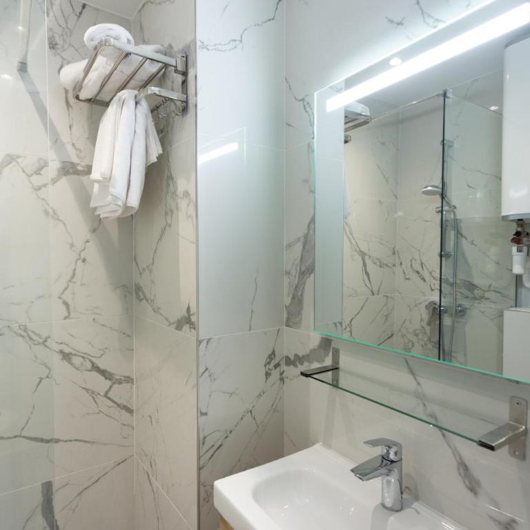Hôtel Léonard de Vinci II - Studio Supérieur - 5
