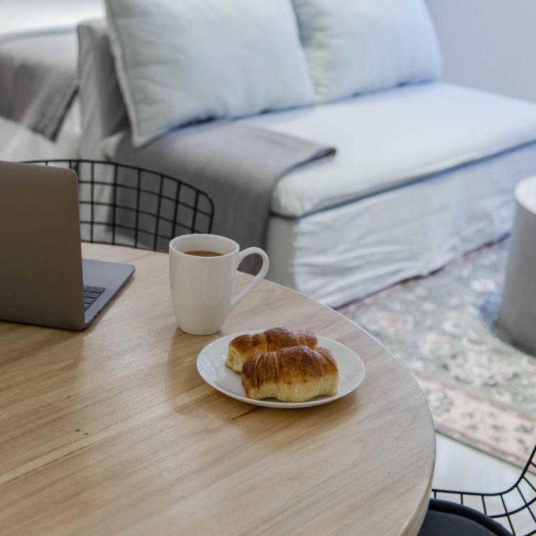 Silvane Modern Studio - One-Bedroom Apartment - 8