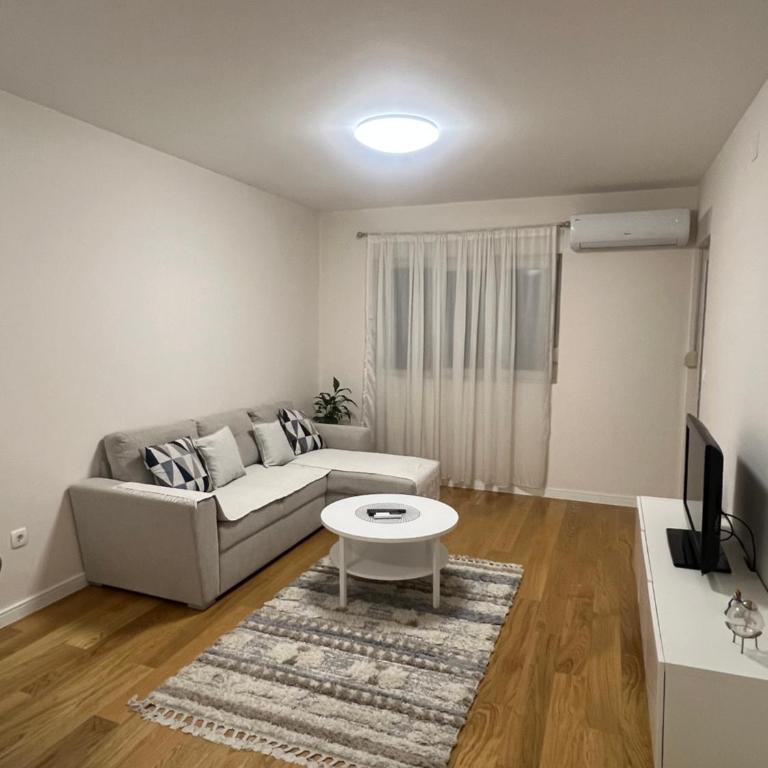 Cozy 1bd apartment Central point-GARAGE available 5e per day - One-Bedroom Apartment - 1