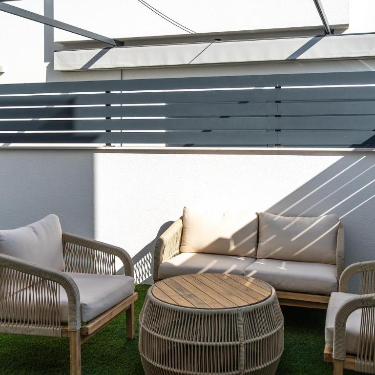 Casa Carabassi - Three-Bedroom Premium Apartment with Balcony - 11