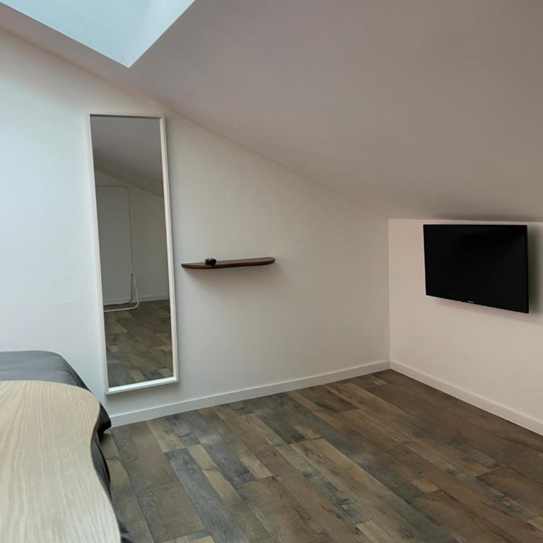 Jolie maison en centre ville avec climatisation grand lit double - Maison 2 Chambres - 31