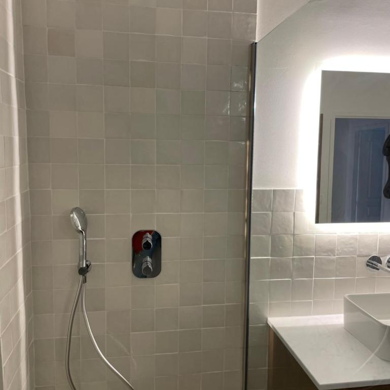 Jolie maison en centre ville avec climatisation grand lit double - Maison 2 Chambres - 15