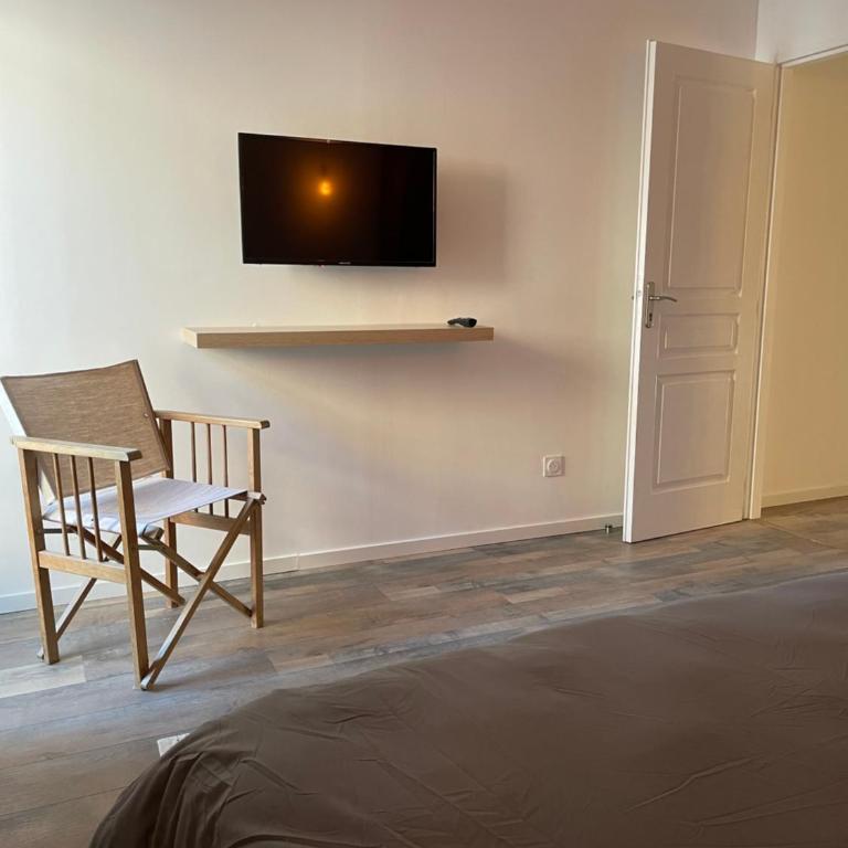 Jolie maison en centre ville avec climatisation grand lit double - Maison 2 Chambres - 21