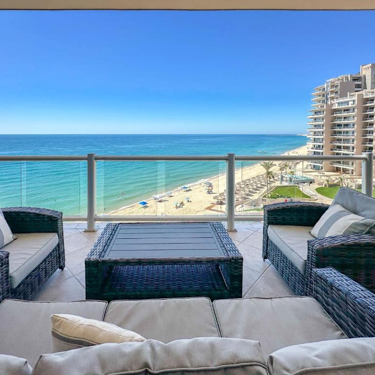 Beach Bliss Retreat Beachfront Condo - Apartment - 2