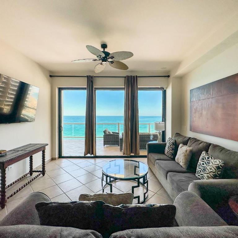 Beach Bliss Retreat Beachfront Condo - Apartment - 6
