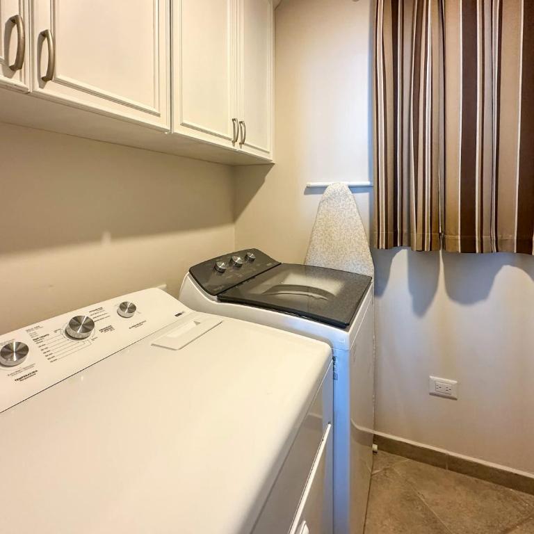 Beach Bliss Retreat Beachfront Condo - Apartment - 19