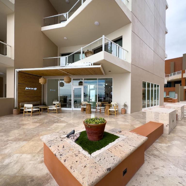 Beach Bliss Retreat Beachfront Condo - Apartment - 81