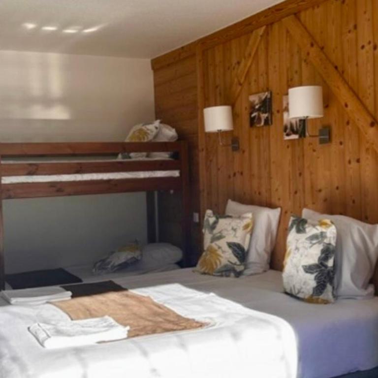 Hôtel & Spa Les Carrettes - Chambre Quadruple avec Balcon - 2