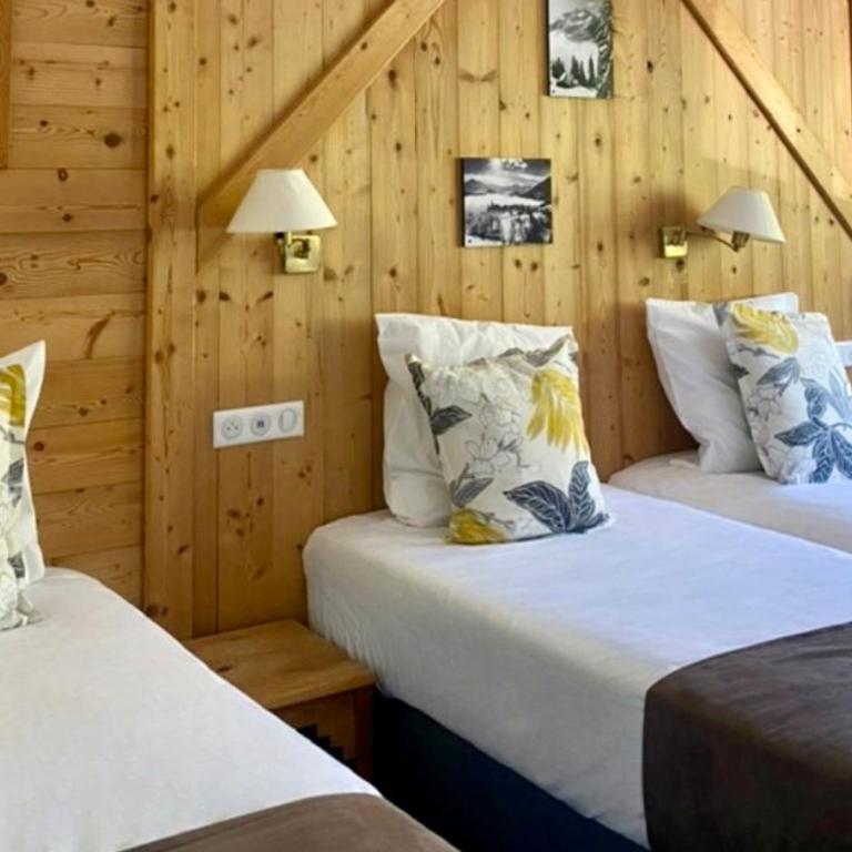 Hôtel & Spa Les Carrettes - Chambre Triple – Vue sur Montagne - 3