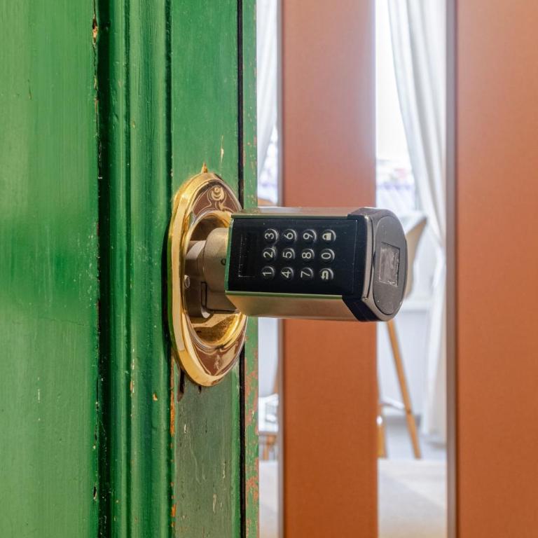 Luxe Escape Colosseo - One-Bedroom Apartment - 25